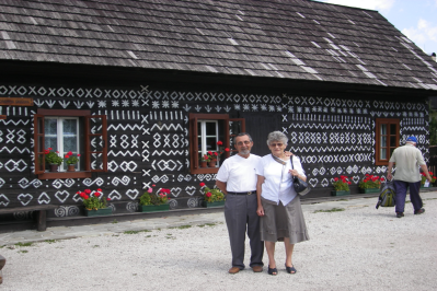 Image4 Les maisons de bois décorées à Cismany